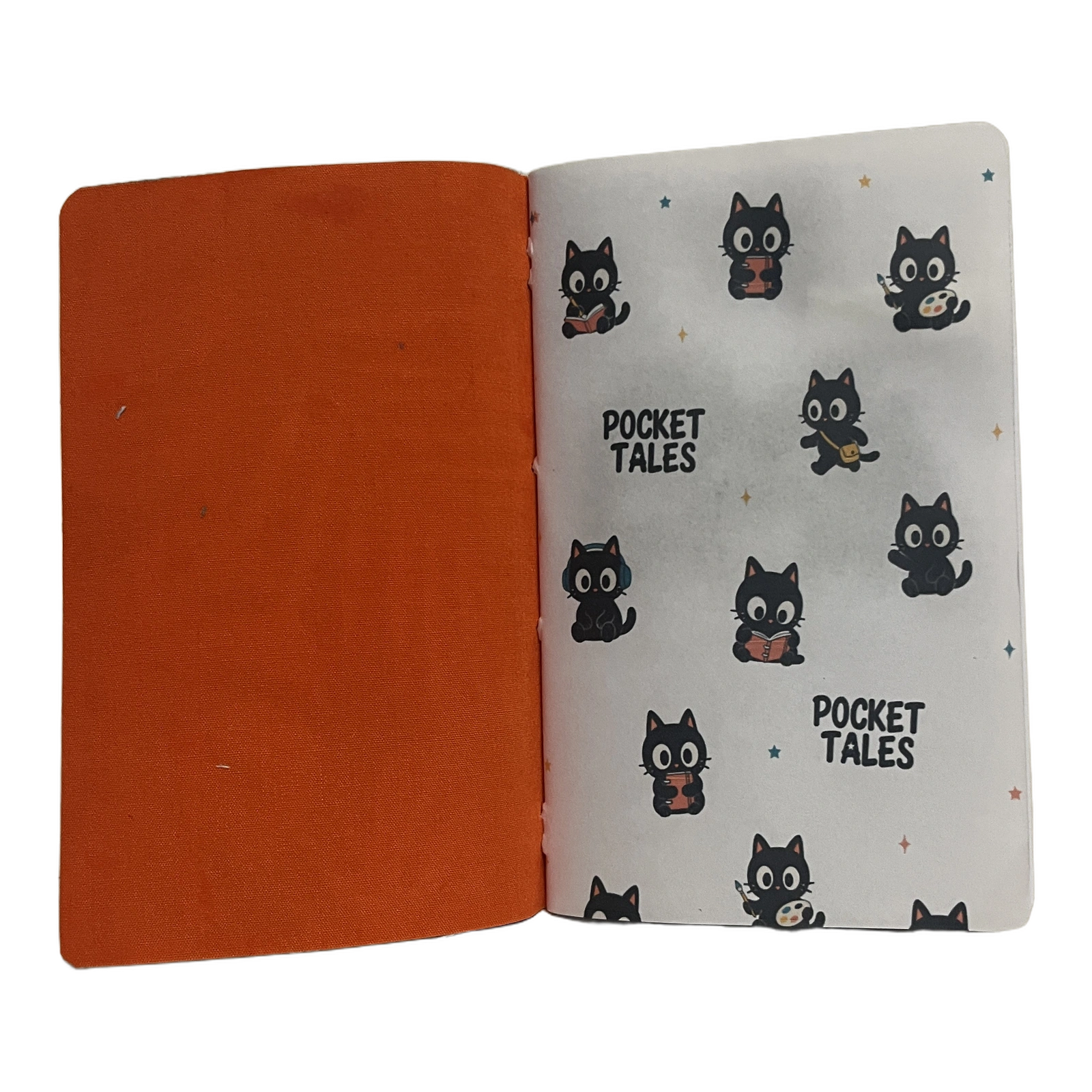 Interior naranja de tela y guarda ilustrada con los Salem originales impresos